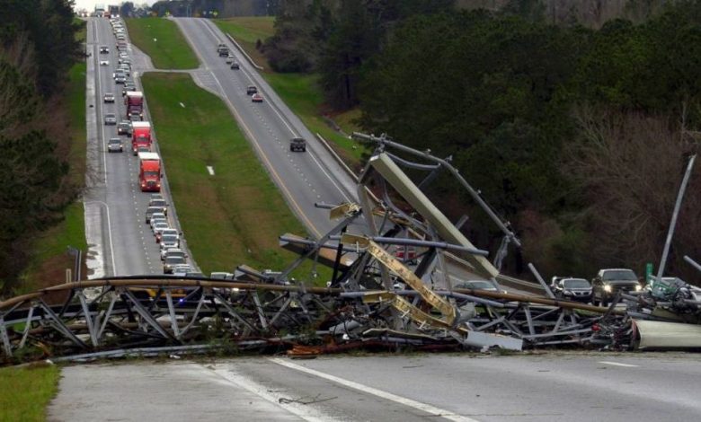 Cel putin 23 de morți în urma unei tornade 1 usa_6.jpg
