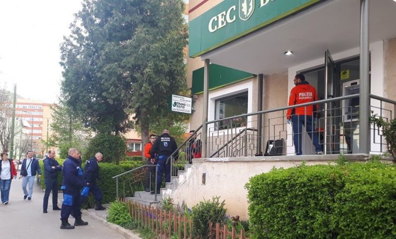 BRAȘOV. Tentativă de jaf la aceeași bancă din Răcădău unde a fost aruncat în aer un bancomat 1 bancaracadau_2.jpg