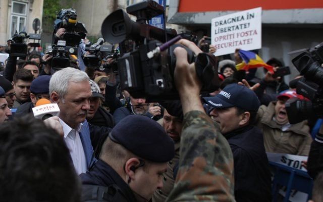 Update. O nouă amânare în procesul lui Dragnea 1 dragnea-inalta-curte-15-aprilie-inquam-octav-ganea-640x400.j