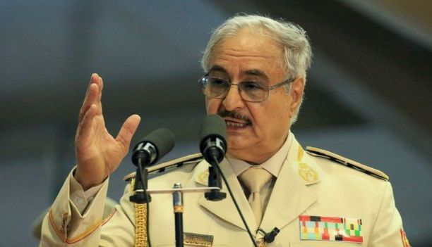 ASALT asupra capitalei Libiei!!! 32 de morţi şi numeroşi răniţi!!! 1 haftar.jpg