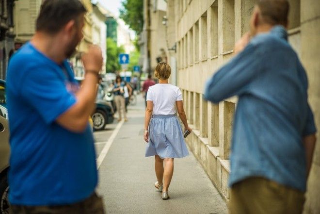 BRAŞOV. Hărţuirea, inclusiv cea stradală, poate fi amendată de poliţişti cu până la 10.000 de lei 1 hartuireastradala.jpg