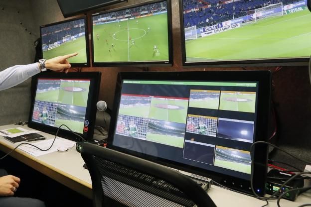 Se fac primii pași pentru introducerea arbitrajului video în Liga I 1 var_8.jpg