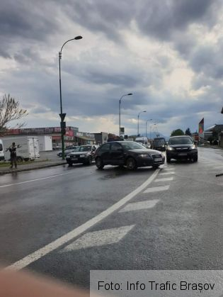 BRAȘOV. Accident pe Calea Făgărașului 1 FB_IMG_1556916626526_266524.jpg