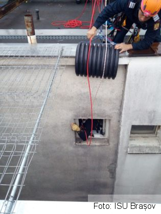 BRAȘOV. Alpiniștii ISU care au intervenit la tentativa de sinucidere de ieri, premiați 1 IMG-20190510-WA0020_266947.jpg