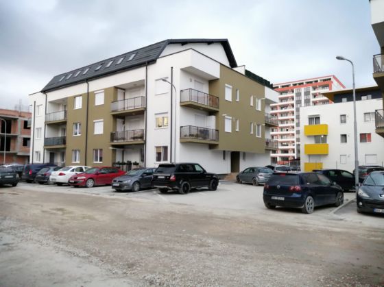 BRAȘOV. Peste 90 de locuințe din Tractorul ar putea rămâne fără curent, după ce dezvoltatorul a încasat banii dar n-a plătit facturile 1 IMG-20190523-WA0088_267522.jpg