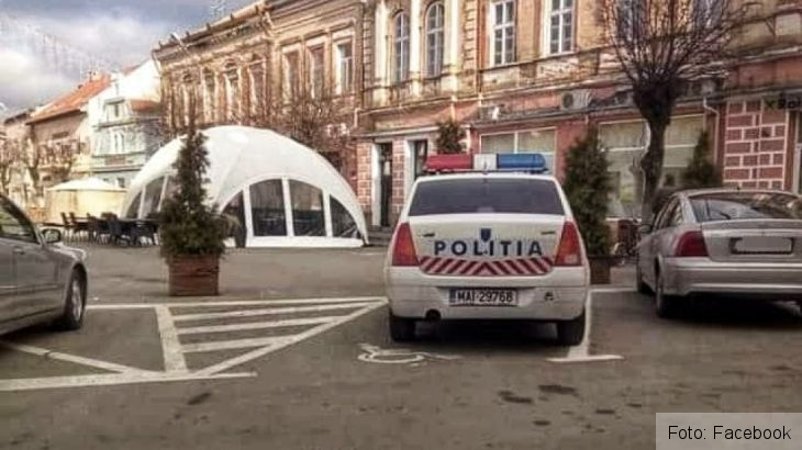 BRAȘOV - Făgăraș. Mașină de Poliție, lăsată pe un loc pentru persoanele cu dizabilități 1 WhatsApp-Image-2019-05-02-at-15.13.36_266457.jpeg
