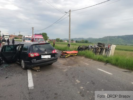 BRAȘOV. Accident pe DN 1, după ce un șofer ar fi adormit la volan (Update FOTO) 1 accident dn 1_267689.jpg