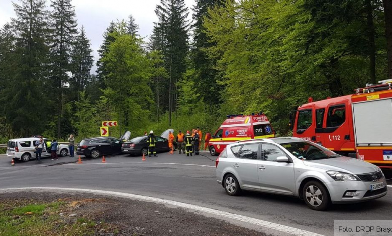 BRAŞOV. ULTIMA ORĂ. Accident pe DN1, în apropiere de Cotul Donului (FOTO) 1 accidentcotuldonului.jpg