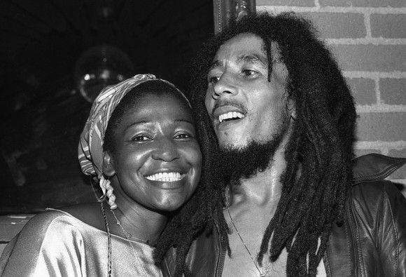 38 de ani de la moartea lui Bob Marley, „regele muzicii reggae” 1 bobmarley.jpg