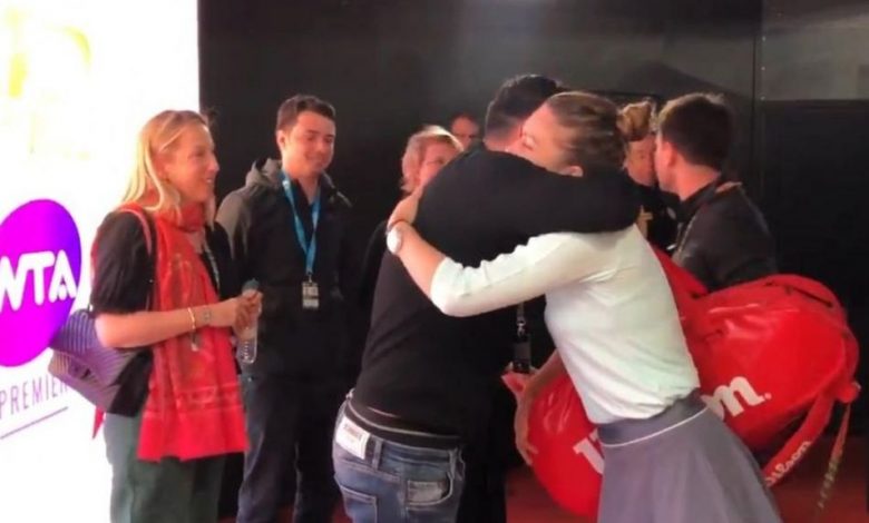 SURPRIZĂ. Cine a îmbrățișat-o pe Simona Halep după meciul câștigat astăzi?!... 1 contra_10.jpg