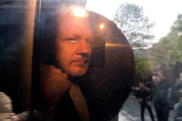 Julian Assange, condamnat la aproape un an de închisoare 1 julianassange.jpg