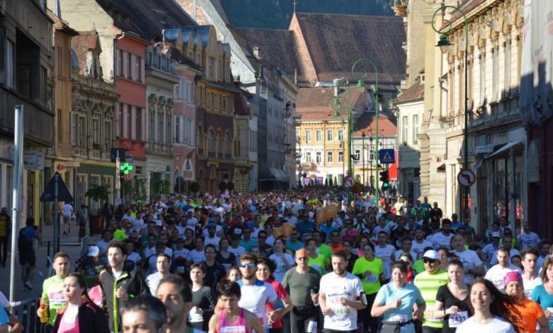300 de membri ai clubului Corona participă la a cincea ediție a Maratonului Internațional Brașov! 1 maraton_23.jpg