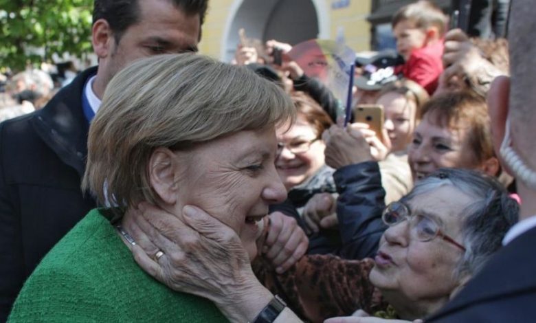 Ce i-a uimit pe liderii europeni prezenţi la Sibiu. „Cel mai emoţionant moment din întregul summit” (galerie foto) 1 merkel-summmit.jpg