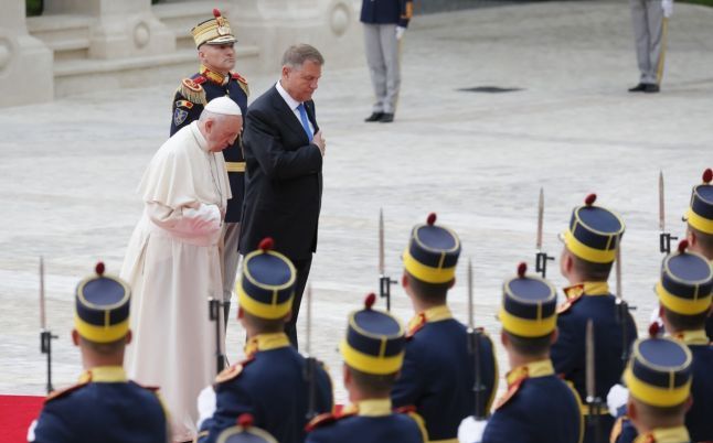 papafranciscromania4.jpg