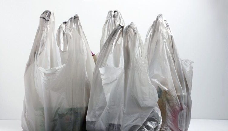 Decizie istorică în UE: anumite articole de unică folosință din plastic, interzise 1 plastic_3.jpg