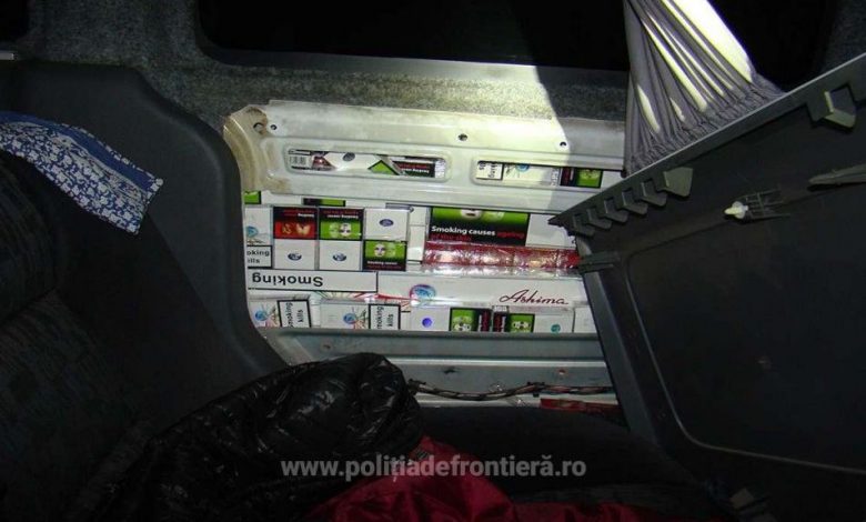 Ţigări de contrabandă, găsite în peretele unui autoturism 1 tigarimasina_2.jpg