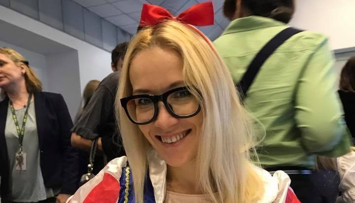 Vrea să fie președintele României și crede că Pământul este plat! (iar oculta mondială ascunde acest lucru) 1 ioana-ramona-lohan.jpg