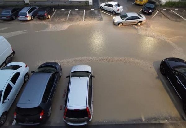 BRAȘOV. Lac în cartierul Tractorul!!!... 1 lac.jpg