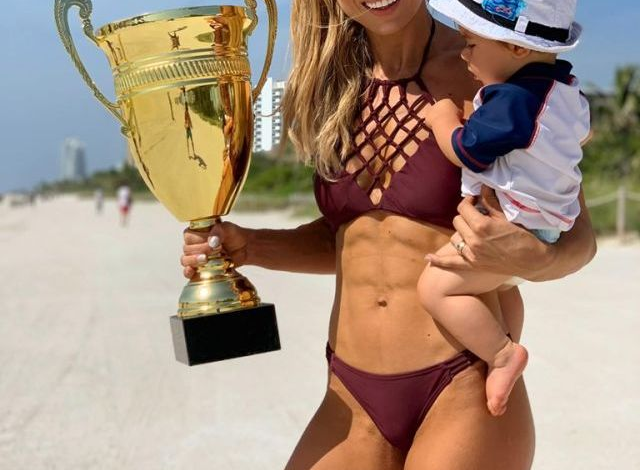 O româncă a câștigat al șaselea titlu de „Miss Fitness Universe”, deși este și proaspătă mămică 1 missfitness.jpg