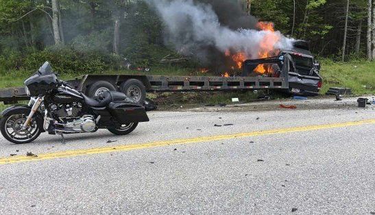 O camionetă a intrat pe contrasens și a omorât 7 motocicliști 1 newhamphshire.jpg