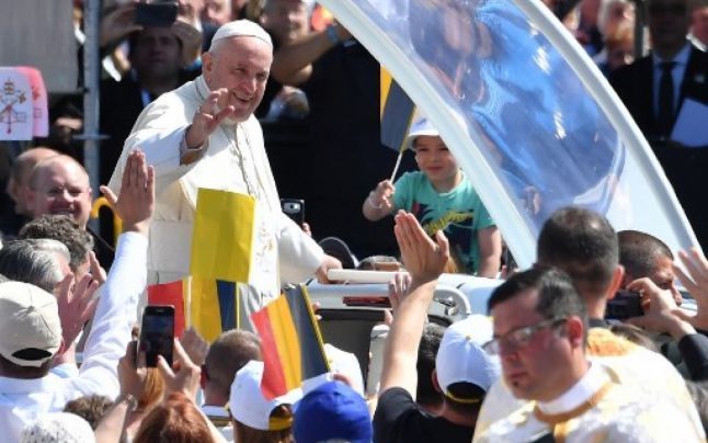 CORONAVIRUS. Vaticanul, ANUNŢ despre SLUJBELE de PAŞTE 1 papafranciscromania23_2.jpg