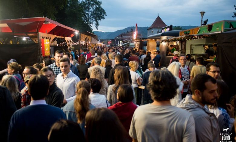 Braşov. Începe Street FOOD Festival! De azi până duminică brașovenii sunt așteptați sub Tâmpa să ia parte la o călătorie culinară în jurul lumii 1 streetfoodfestival.jpg