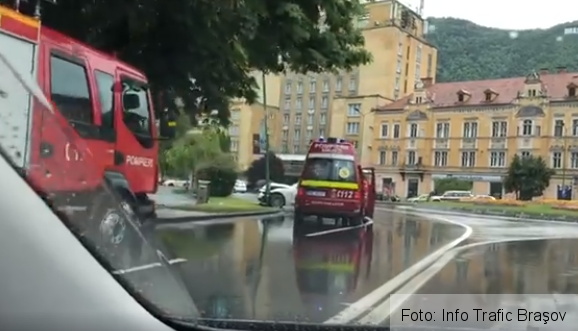 BRAȘOV. Accident lângă Aro Palace! (FOTO) 1 accidentaro.png