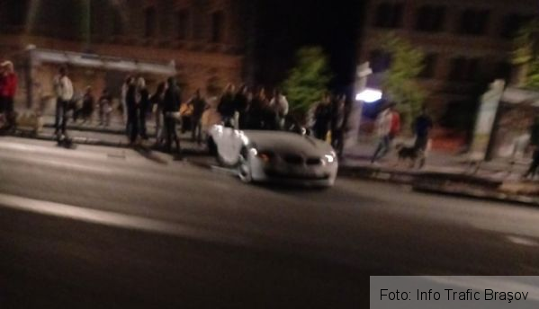 BRAȘOV. Autoturism scăpat de sub control la capătul de linie RATBV din Livada Poștei (FOTO) 1 accidentlivada_4.jpg