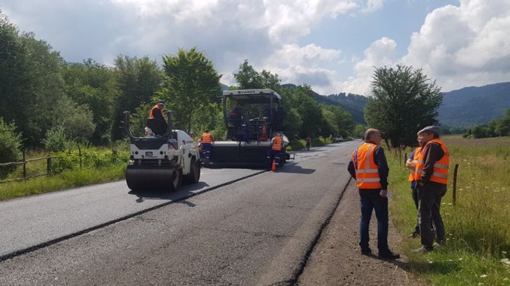 BRAȘOV. Restricțiile de circulație se mențin pe DN73A 1 asfaltare_270368.jpg