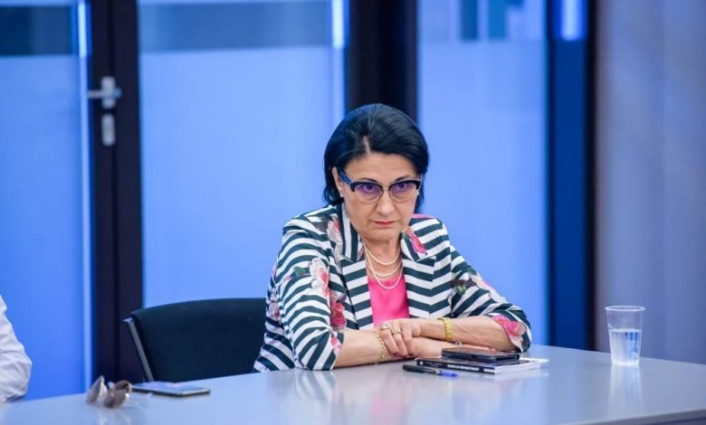 Ministrul Educației, serie de gafe: „Județul Alexandria” și „evaluarea evaluării” 1 ecaterina-andronescu_4.jpg
