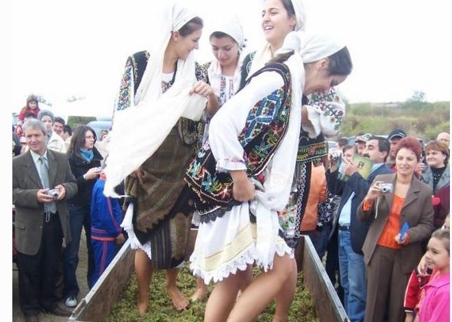 Anchetă pentru „virgine cu certificat” 1 fete-vin.jpg