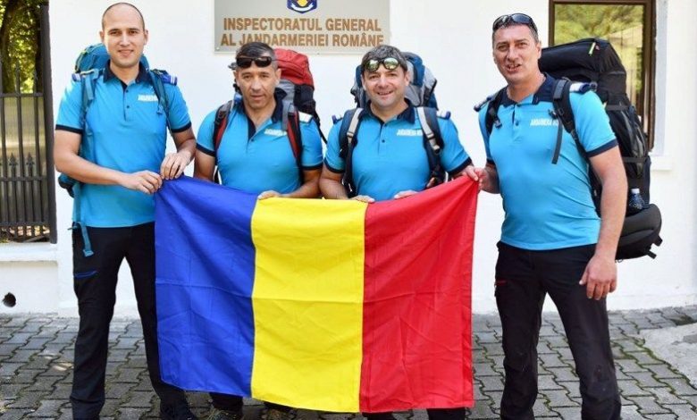 Patru jandarmi montani din BRAȘOV duc drapelul României pe Elbrus 1 jandarmi-montani_3.jpg