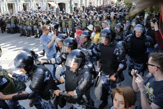 Peste 500 de manifestanți arestați la Moscova 1 moscova_12.jpg