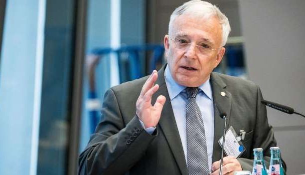 Mugur Isărescu a gafat la prezentarea raportului BNR 1 mugurisarescu_2.jpg