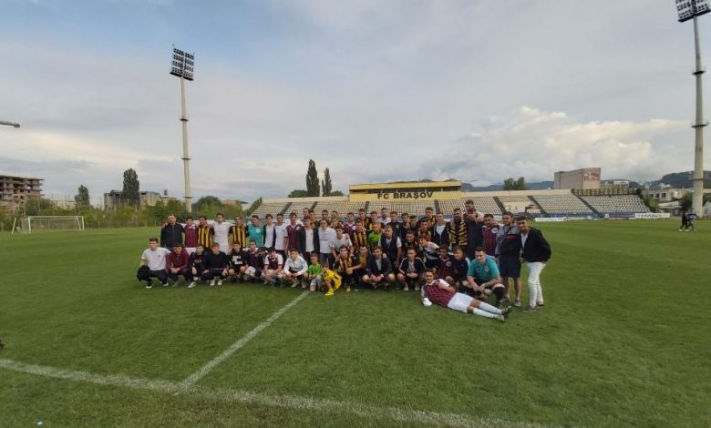 BRAȘOV. ACS SR, victorie cu Rapid Frumoșii Nebuni ai Giuleștiului. Șanse mari ca echipa să se înscrie în Liga 3 1 srrapid.jpg