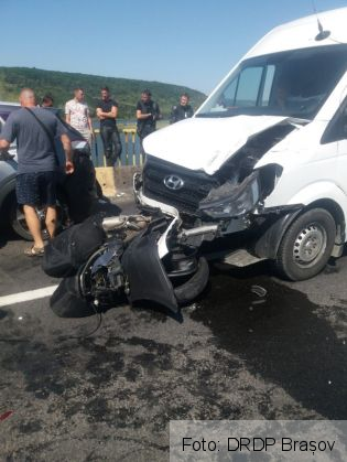 Microbuz, motocicletă și două autoturisme, implicate într-un accident pe DN 1 (FOTO) 1 IMG-20190831-WA0005_271765.jpg
