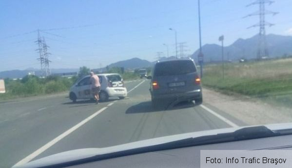 BRAȘOV. Accident între trei autoturisme, în zona CET 1 accidentcet_2.jpg