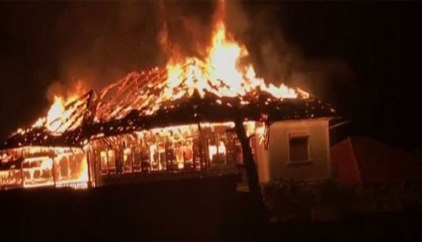 BRAȘOV. Amendă pentru că o fetiță arsă de vie din 1990 nu și-a făcut buletin 1 incendiu-casa_2.jpg