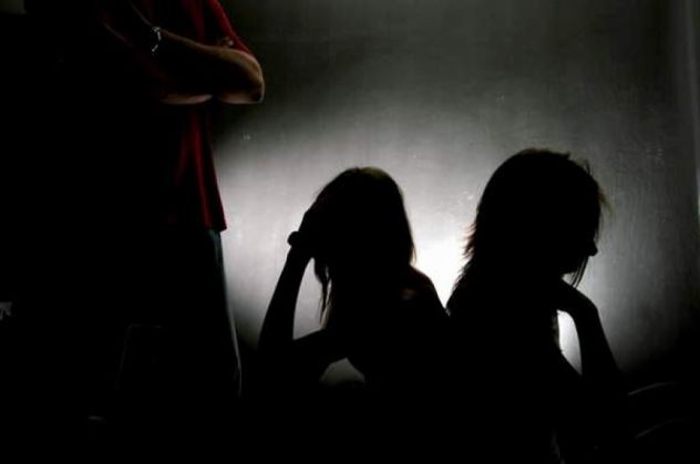Trei bărbați au fost arestați preventiv, după ce ar fi obligat tinere să se prostitueze în Brașov 1 traficupers_271672.jpg
