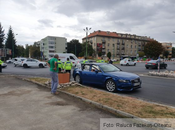 BRAȘOV. Incident rutier în sensul giratoriu de la Spitalul Județean! (FOTO) 1 20190926_125252_273008.jpg