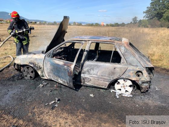 BRAȘOV. Incendiu la un autoturism, în Cristian. Update: Mașina a ars în totalitate (FOTO) 1 IMG-20190921-WA0007_272720.jpg