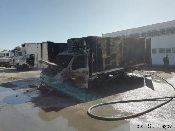 BRAȘOV. Incendiu în curtea Prodlacta (FOTO) 1 IMG-20190922-WA0008_272758.jpg