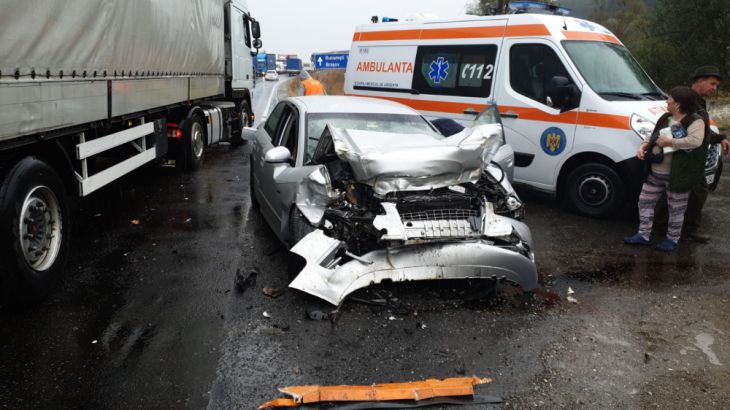 BRAŞOV. Coliziune între un camion şi un autoturism, pe DN 1! (FOTO) 1 IMG-20190926-WA0027_273035.jpg