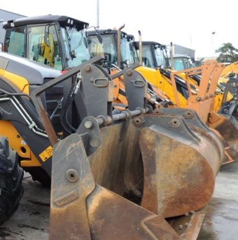 BRAȘOV. Muncitor băut, depistat cu buldoexcavatorul pe DN 1 1 buldoexcavator.jpg
