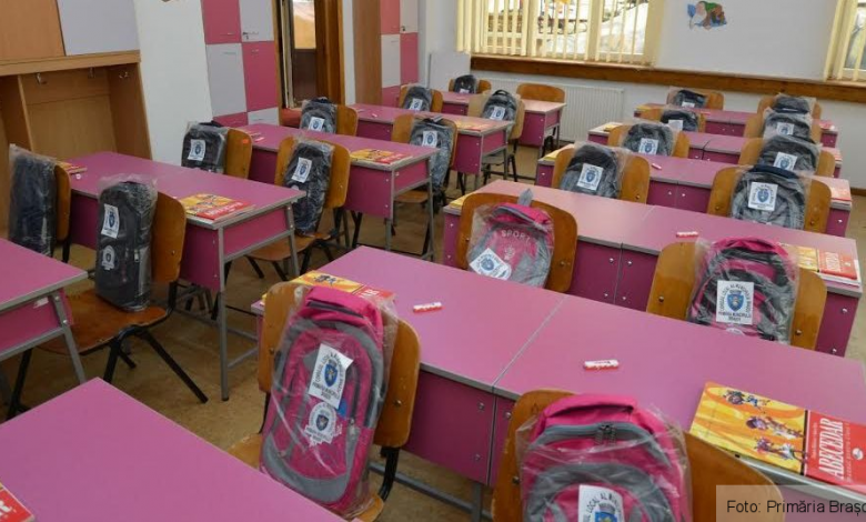 BRAȘOV. Primul ghiozdan este pregătit pentru „boboci” 1 ghiozdane_2.jpg