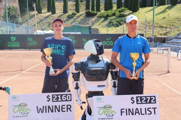 BRAȘOV. David Nicholas și perechea Bogdan Apostol/ Nicolae Frunză, câștigătorii turneului Inedit Open Tour de la Baza Olimpia 1 premiere-tenis1_272465.jpg