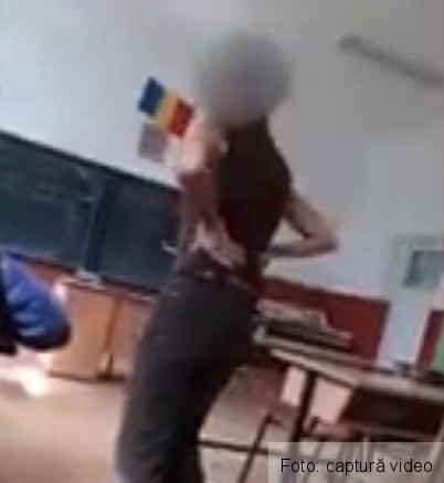 profesoara.png
