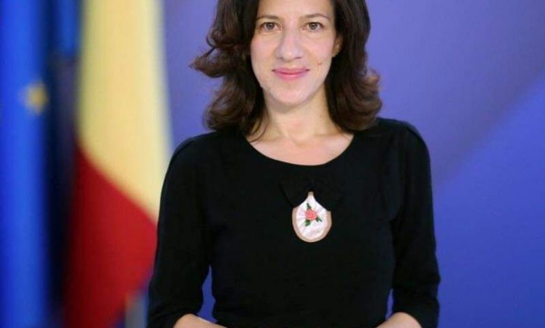 Ministrul Fondurilor Europene, Roxana Mînzatu, a semnat contracte de 100 de milioane de lei pentru digitalizarea în educație 1 roxana-minzatu_7.jpg