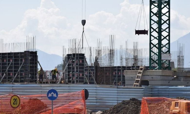 BRAȘOV. Răspunderi și sancțiuni pentru dezvoltatorii imobiliari - DEZBATERE PUBLICĂ 1 santier-bloc.jpg