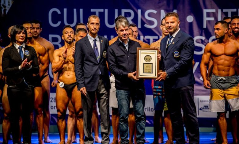 BRAȘOVENI pe podium la Campionatele Naţionale de culturism, fitness, bodyfitness şi pfysique 1 scripcaru_15.jpg